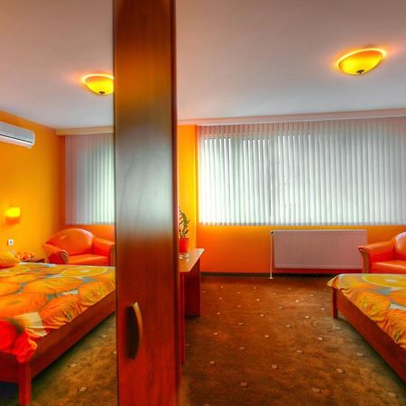 Family Hotel Mania Eski Zağra Dış mekan fotoğraf
