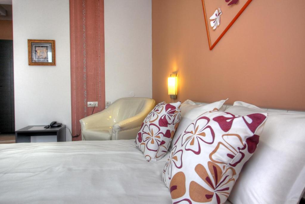 Family Hotel Mania Eski Zağra Oda fotoğraf